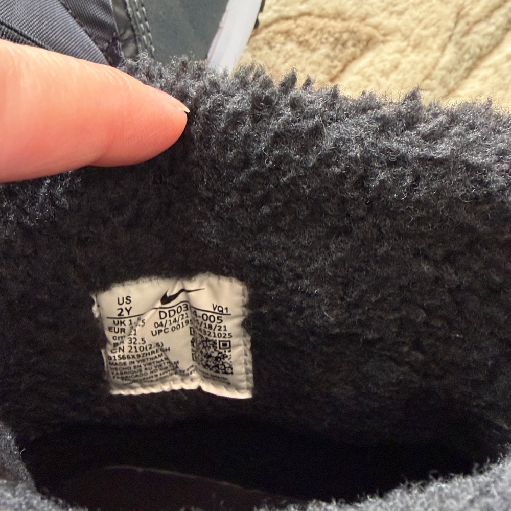 Little Kids Nike Fleece-Lined Winter Sneakers (2) - Picture 5 of 8